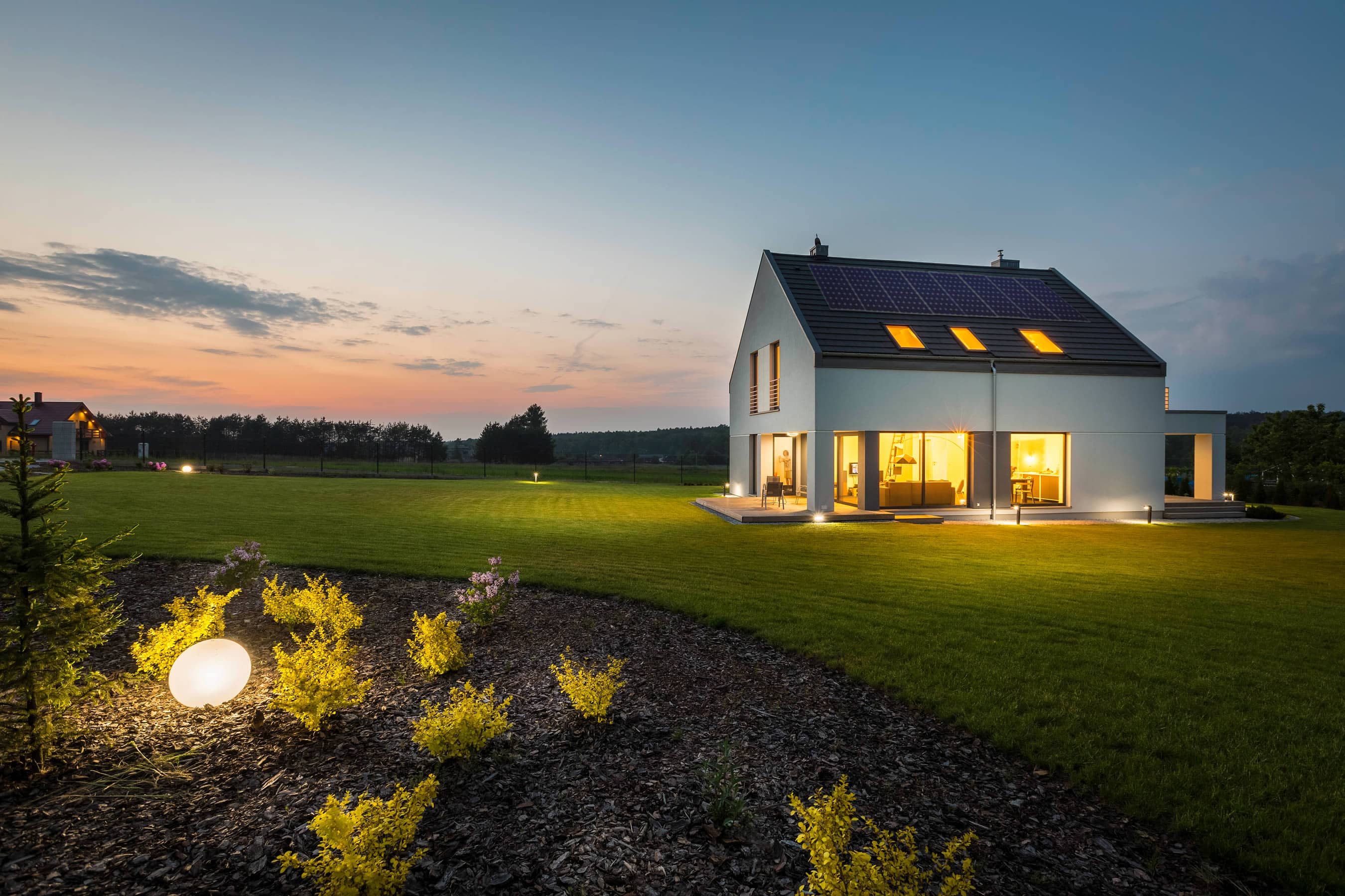 Elektrotechnik Hürth - Modernes Haus mit Solaranlage